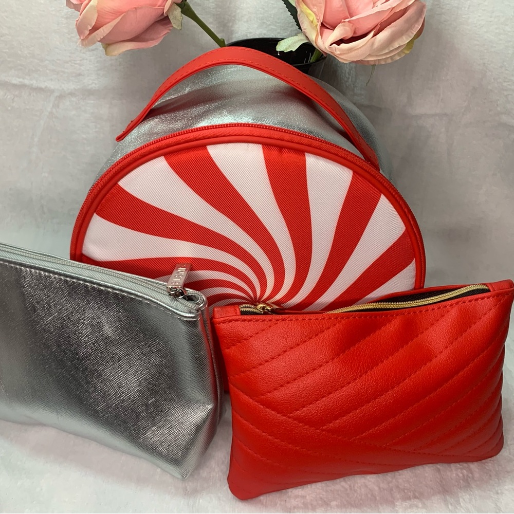 COPY - 3 ASSORTED MAKE UP BAGS!